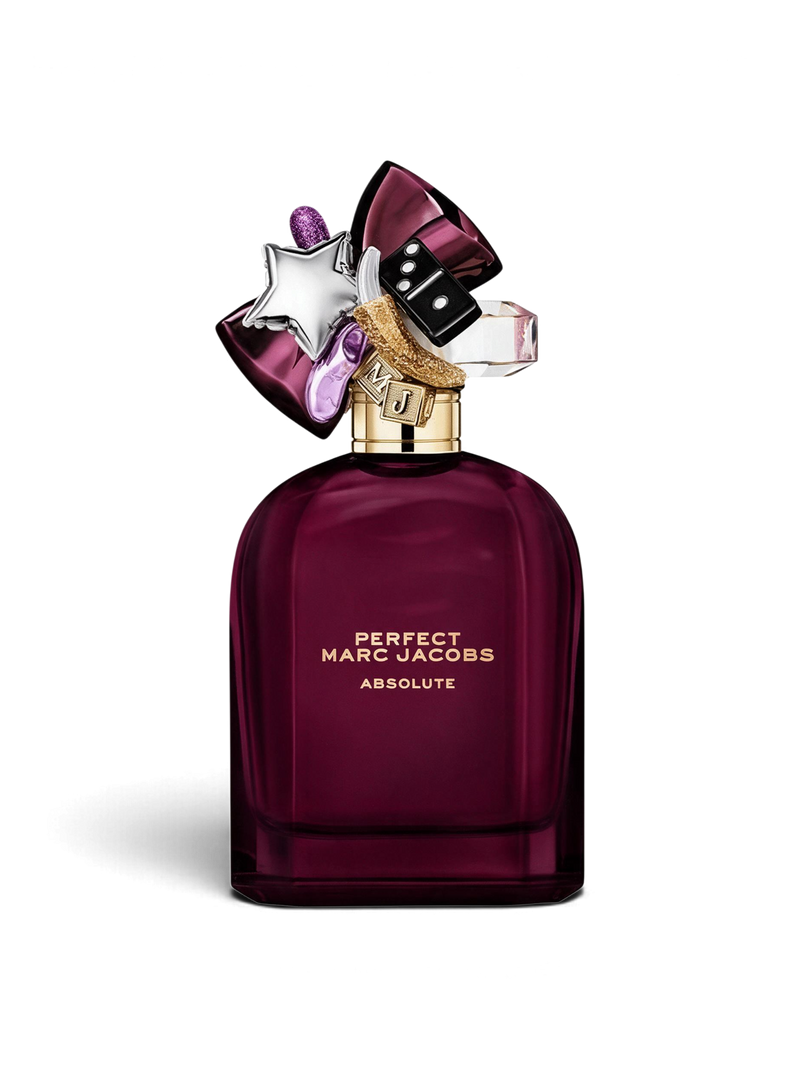 euaden Marc Jacobs Perfect Absolute kadın parfümü, koyu mor cam şişesi ve üzerinde ikonik süslemeleriyle 100 ml EDP