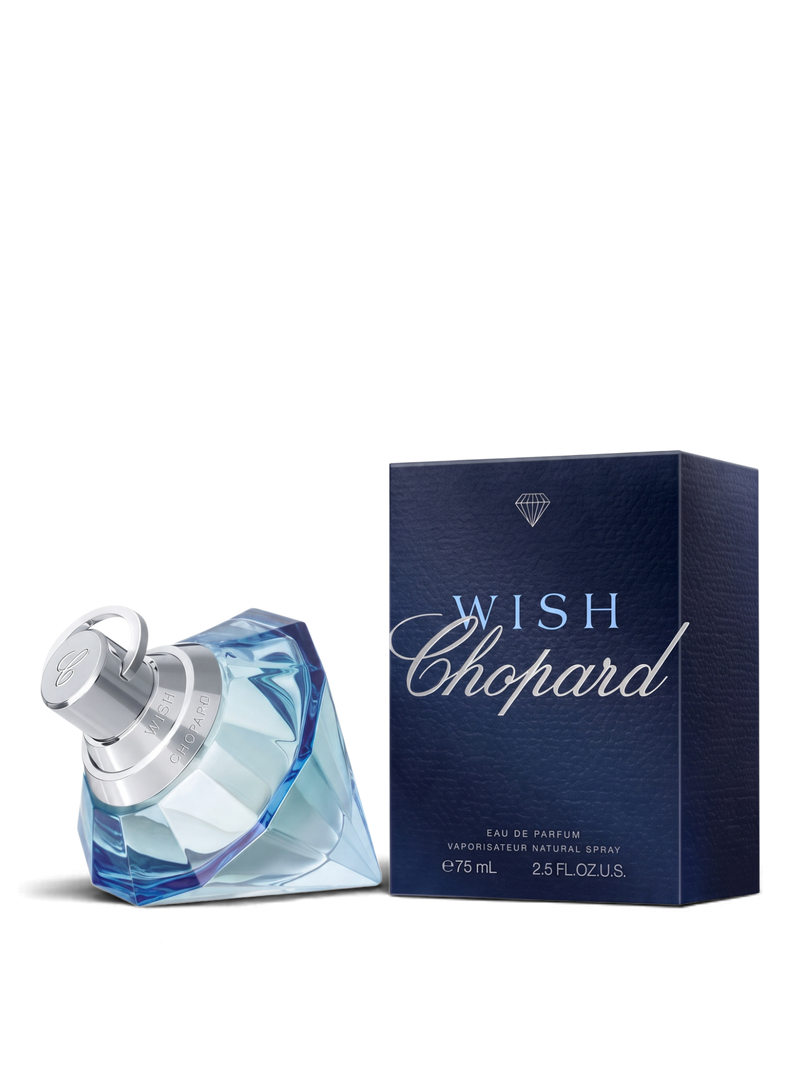 euaden Chopard Wish kadın parfümü, elmas kesimli mavi şişesi ve lacivert kutusu ile zarif bir sunumda.