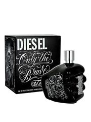 Euaden Diesel Only The Brave Tattoo erkek parfümü, yumruk şeklinde siyah şişe ve üzerinde beyaz dövme desenli kutu