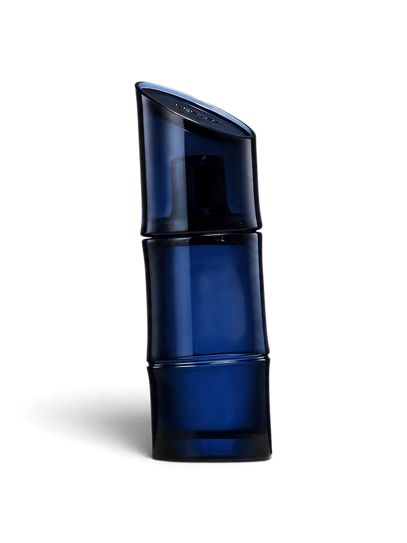 euaden Kenzo Pour Homme EDP erkek parfümü, bambu formunda koyu mavi cam şişesiyle modern ve maskülen bir tasarım.