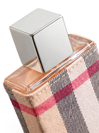 euaden Burberry London Woman EDP parfüm şişesi, ikonik ekose kumaş kaplaması ve gümüş renkli kapağı ile yakın çekim