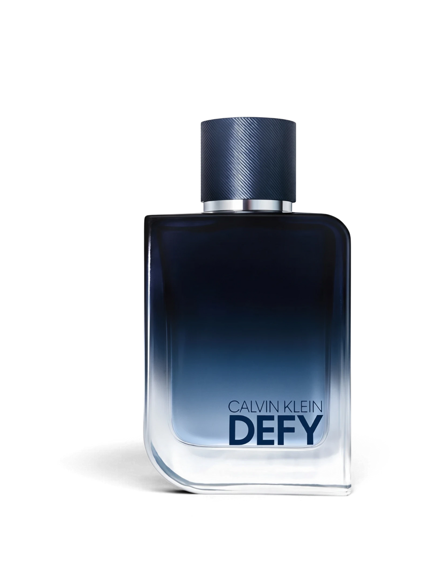 Euaden koleksiyonundan Calvin Klein Defy erkek parfümü, lacivert degrade cam şişesi ve modern tasarımıyla 100 ml EDP.