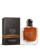 euaden Emporio Armani Stronger With You Intensely erkek parfümü, kehribar renkli cam şişesi ve şık kutusu ile.