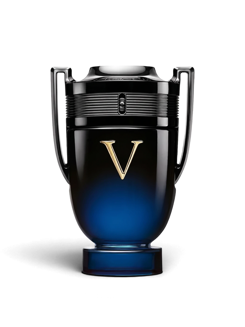 euaden Paco Rabanne Invictus Victory Elixir erkek parfümü, siyah ve mavi geçişli kupa formunda cam şişe tasarımı